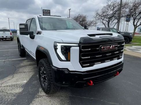Used 2026 GMC Sierra 2500 AT4X AWD/4WD image 4