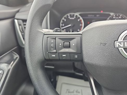 Used 2025 Nissan Rogue S image 20