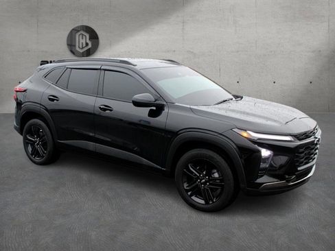 Used 2024 Chevrolet Trax ACTIV w/ Sunroof Package image 5