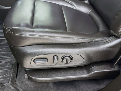 Used 2023 Chevrolet Traverse LT w/ LPO, Floor Liner Package image 20