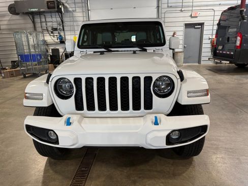 Used 2022 Jeep Wrangler Unlimited Sahara AWD/4WD image 23