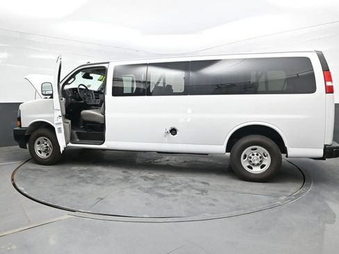 Used 2024 Chevrolet Express 3500 LS RWD image 48
