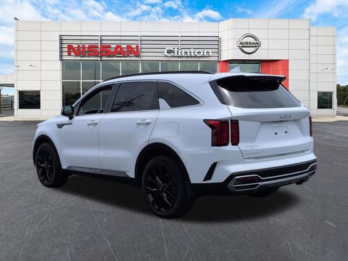 Used 2023 Kia Sorento SX FWD image 5