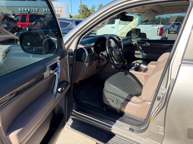 Used 2021 Lexus GX 460 Premium w/ Premium Package AWD/4WD image 32