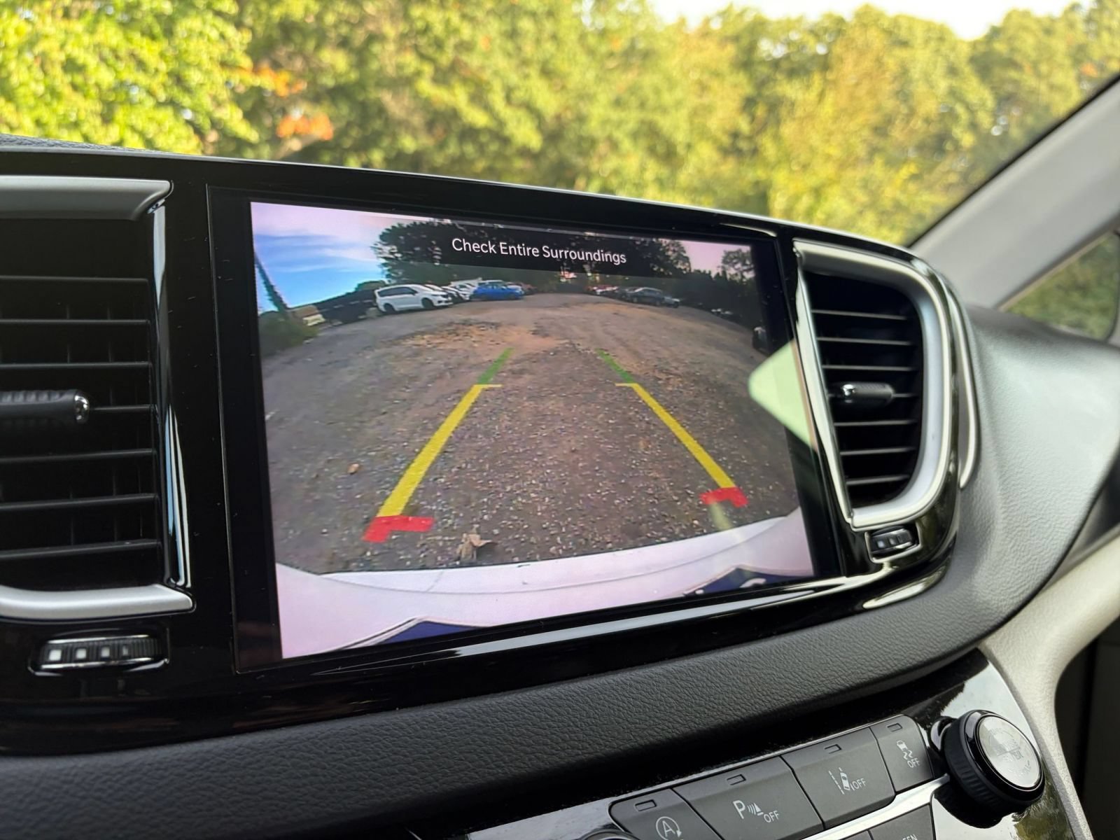 Used 2024 Chrysler Pacifica Touring-L FWD image 25