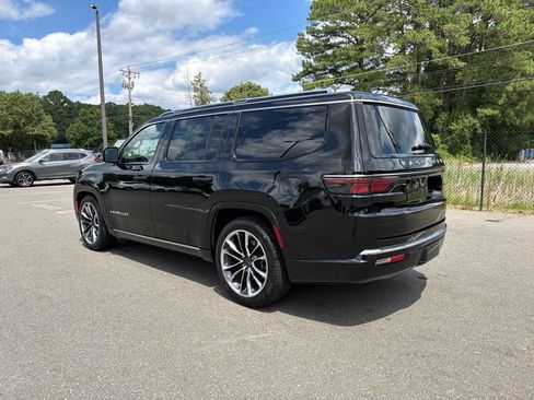 Certified 2025 Jeep Wagoneer Series III w/ Premium Group I AWD/4WD image 7