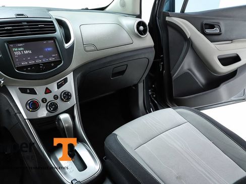 Used 2016 Chevrolet Trax LT FWD image 23