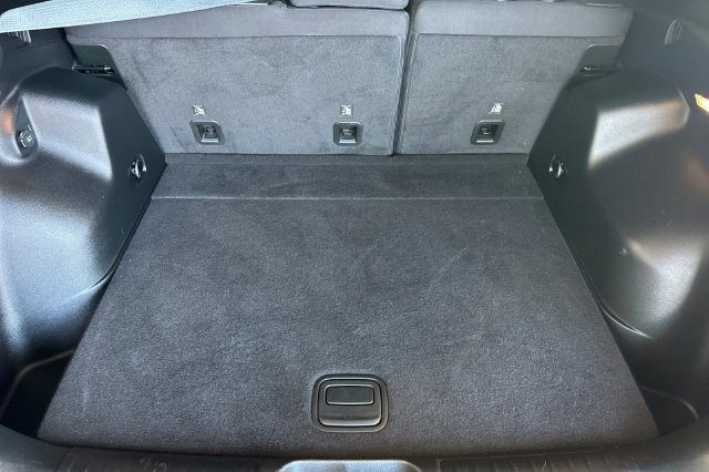 Used 2019 Jeep Cherokee Latitude w/ Popular Appearance Group FWD image 17