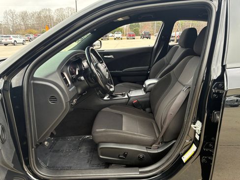 Used 2020 Dodge Charger SXT w/ Blacktop Package image 10