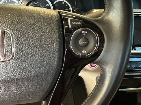 Used 2017 Honda Accord EX-L image 12