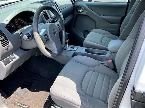 Used 2021 Nissan Frontier S w/ S Utility Package RWD image 4
