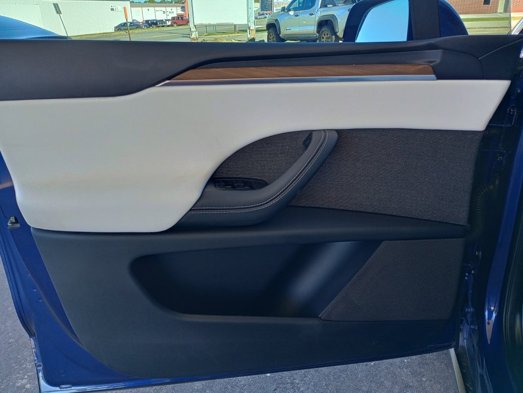Used 2022 Tesla Model X AWD/4WD image 12