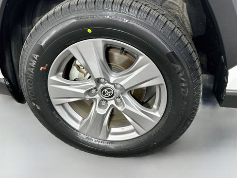 Certified 2022 Toyota RAV4 XLE AWD/4WD image 30