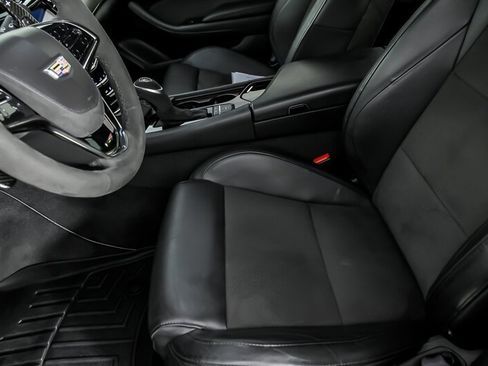 Used 2016 Cadillac CTS V w/ Luxury Package RWD image 22