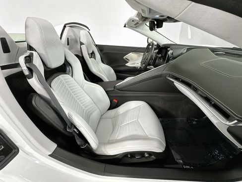 Used 2024 Chevrolet Corvette Stingray Premium Conv w/ Z51 Performance Package RWD image 25