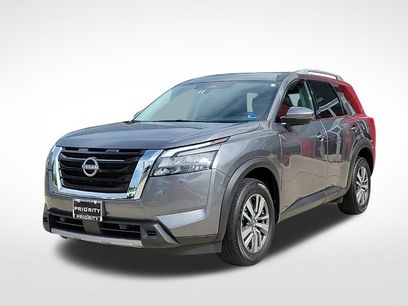 Used 2025 Nissan Pathfinder SL