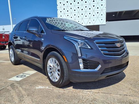 Used 2019 Cadillac XT5 Base image 2
