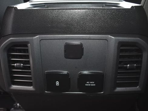 Used 2018 Ford F150 XLT w/ Equipment Group 302A Luxury AWD/4WD image 39