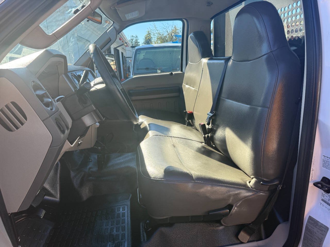 Used 2010 Ford F550 2WD Regular Cab Super Duty image 22