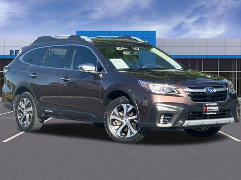 Used 2021 Subaru Outback Touring AWD/4WD image 2