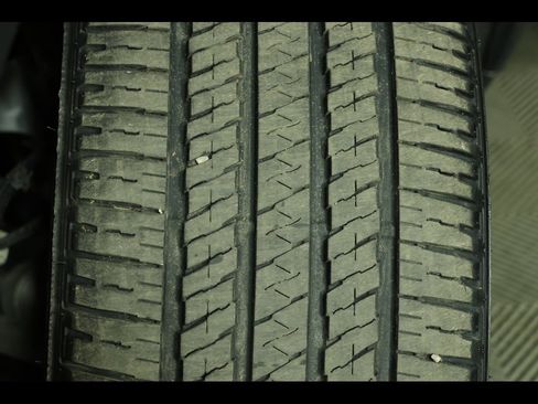 Used 2023 Jeep Grand Cherokee L Laredo image 22