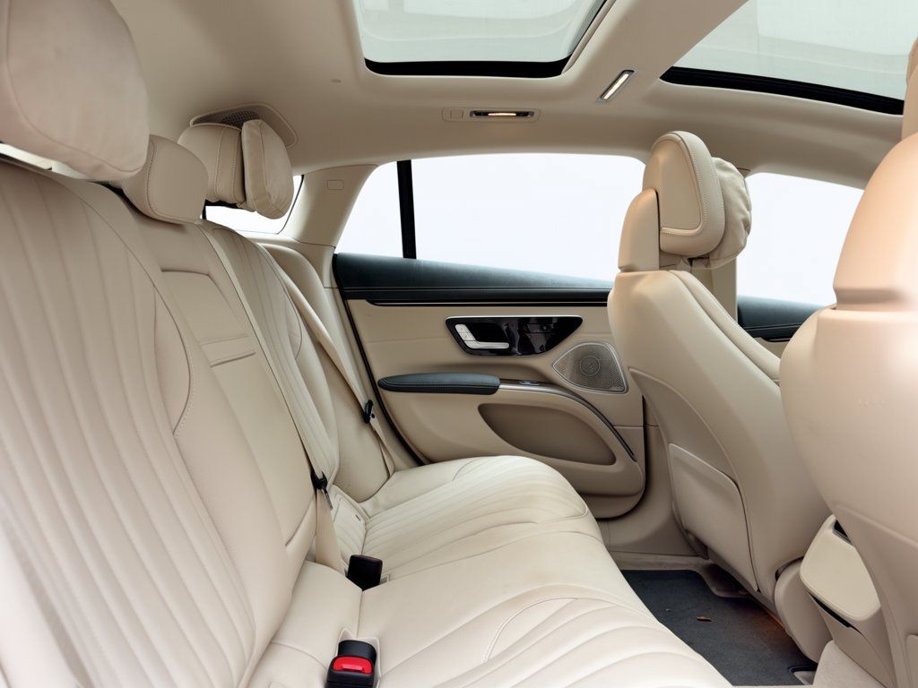 Used 2022 Mercedes-Benz EQS 450+ Sedan image 29