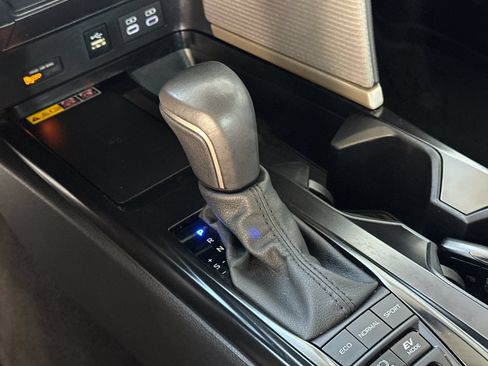 Used 2026 Toyota Camry SE w/ Convenience Package FWD image 18
