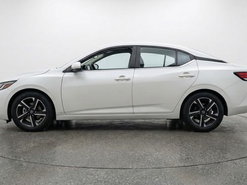 Used 2025 Nissan Sentra SV image 5