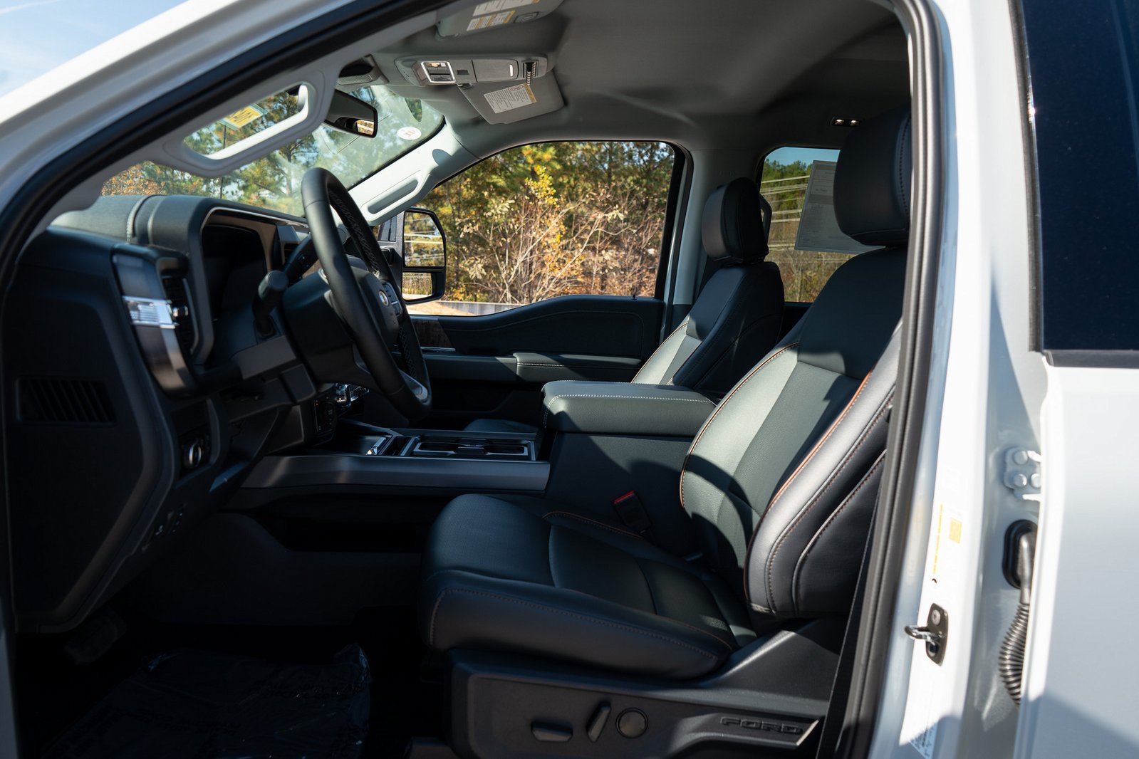 New 2026 Ford F250 Lariat w/ Black Appearance Package AWD/4WD image 14