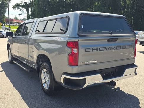 Used 2023 Chevrolet Silverado 1500 LT w/ Convenience Package II AWD/4WD image 3