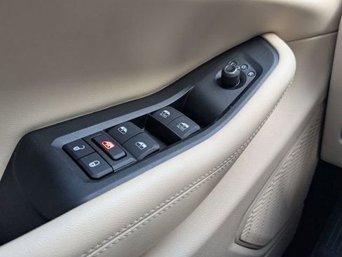 Used 2025 Jeep Grand Cherokee Limited image 27