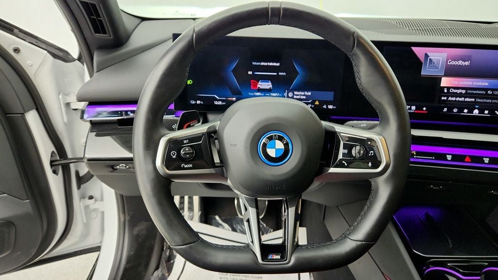 Used 2025 BMW i5 xDrive40 w/ M Sport Package AWD/4WD image 14