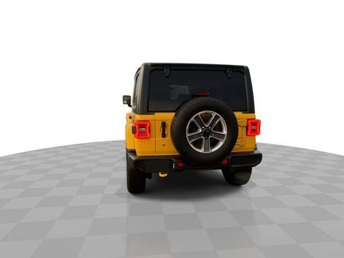 Used 2018 Jeep Wrangler Unlimited Sahara image 9