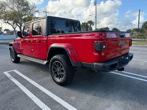 Used 2020 Jeep Gladiator Overland image 8