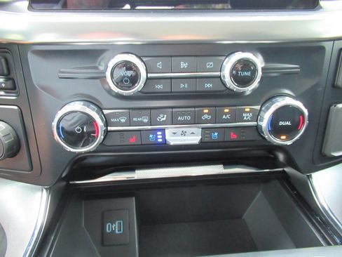 Used 2023 Ford F150 Lariat w/ Trailer Tow Package RWD image 29
