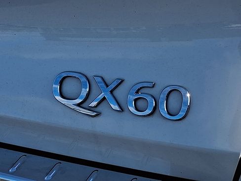 Used 2023 INFINITI QX60 Sensory w/ Cargo Package image 31