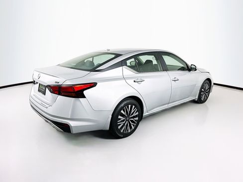 Used 2023 Nissan Altima 2.5 SV w/ SV Premium Package image 9