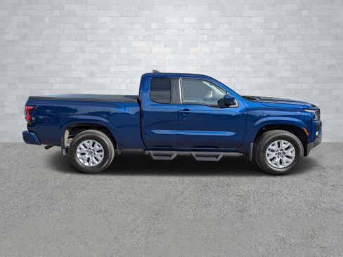 Used 2022 Nissan Frontier SV image 4