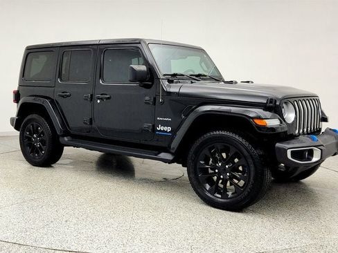 Used 2023 Jeep Wrangler Sahara image 3
