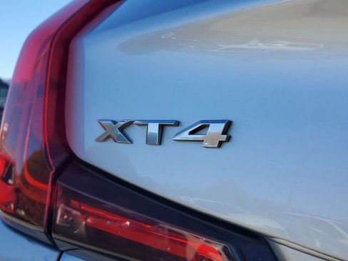 Used 2022 Cadillac XT4 Premium Luxury w/ Enhanced Visibility Package image 8
