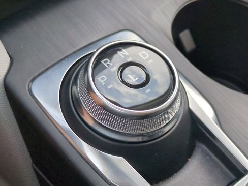 Used 2024 Ford Escape SE image 31