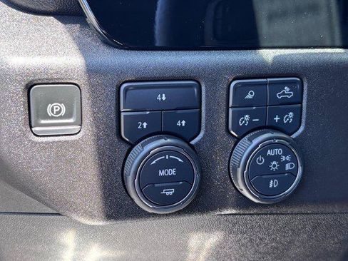 Used 2025 Chevrolet Silverado 2500 LT w/ Trail Boss Package AWD/4WD image 20
