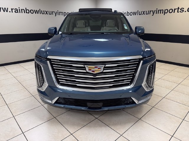 Used 2025 Cadillac Escalade Premium Luxury Platinum AWD/4WD image 2