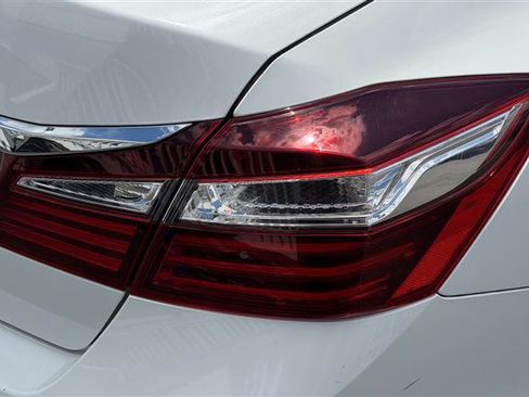 Used 2016 Honda Accord EX-L image 14