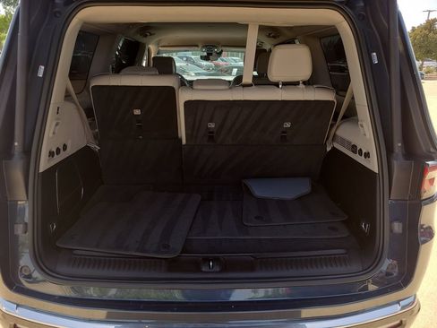 Used 2024 Jeep Wagoneer Series II AWD/4WD image 7