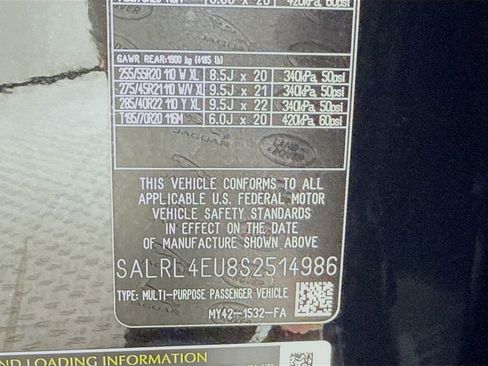 Used 2025 Land Rover Discovery Dynamic SE AWD/4WD image 26