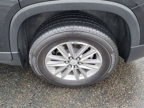 Used 2023 Chevrolet Traverse LT image 8