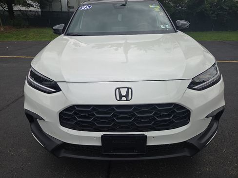 Used 2025 Honda HR-V Sport image 9