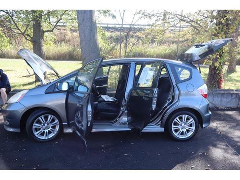Used 2011 Honda Fit Sport image 16