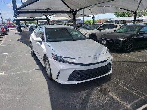 Used 2025 Toyota Camry LE FWD image 2
